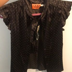 Sleeveless dressy shirt